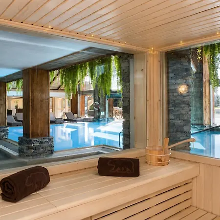 Apartamento With A Swimming Pool In *