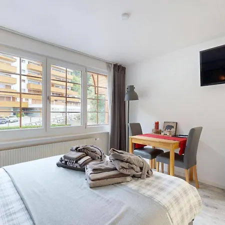 With A Swimming Pool In Apartamento Crans-Montana